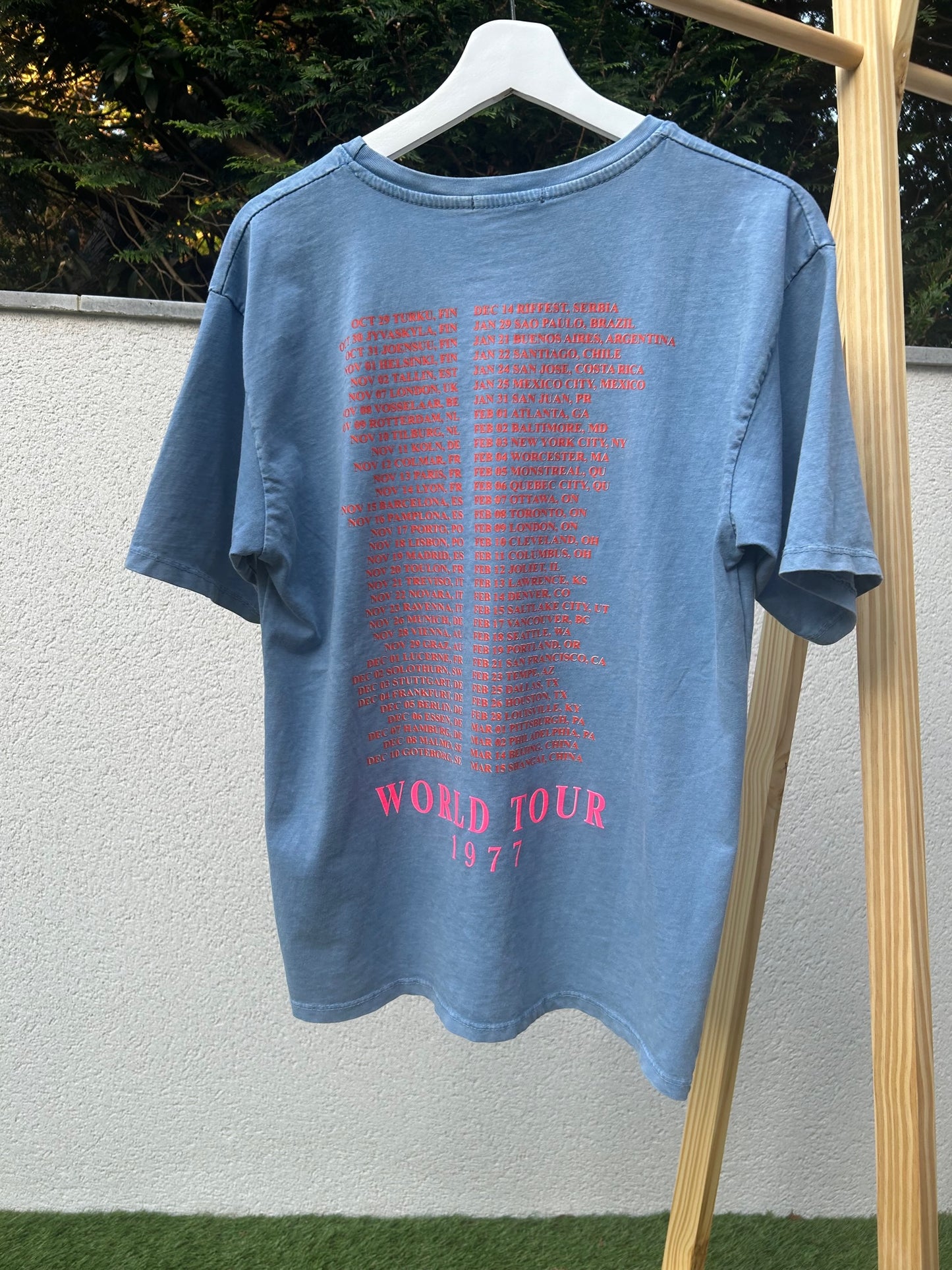 T-shirt World Tour