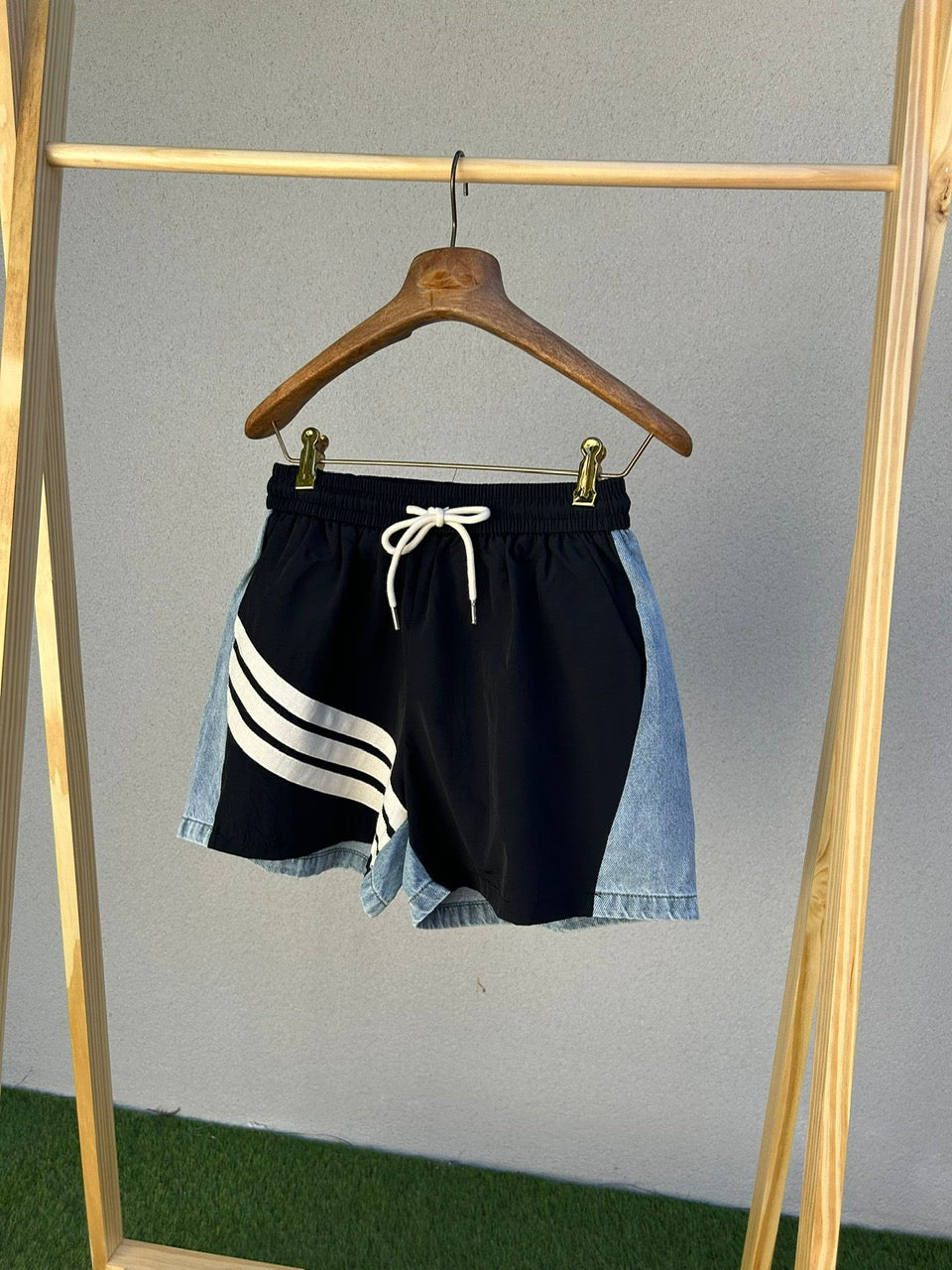 Short Bandes
